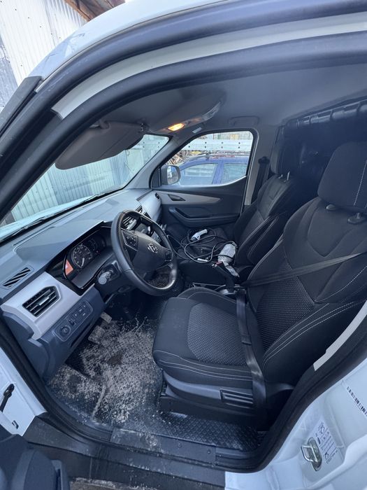 Електро бус максус