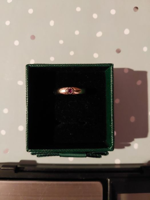 Złoty pierścionek próby 333