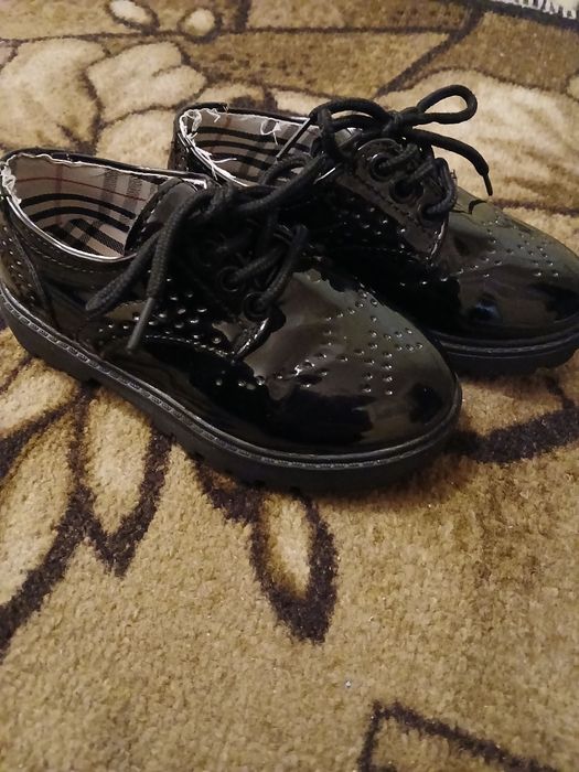 Весняне взуття для дівчинки