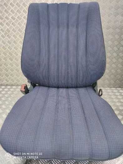 Mercedes 190 W201 - fotel kierowcy