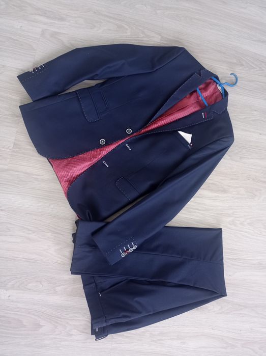 Garnitur męski granatowy