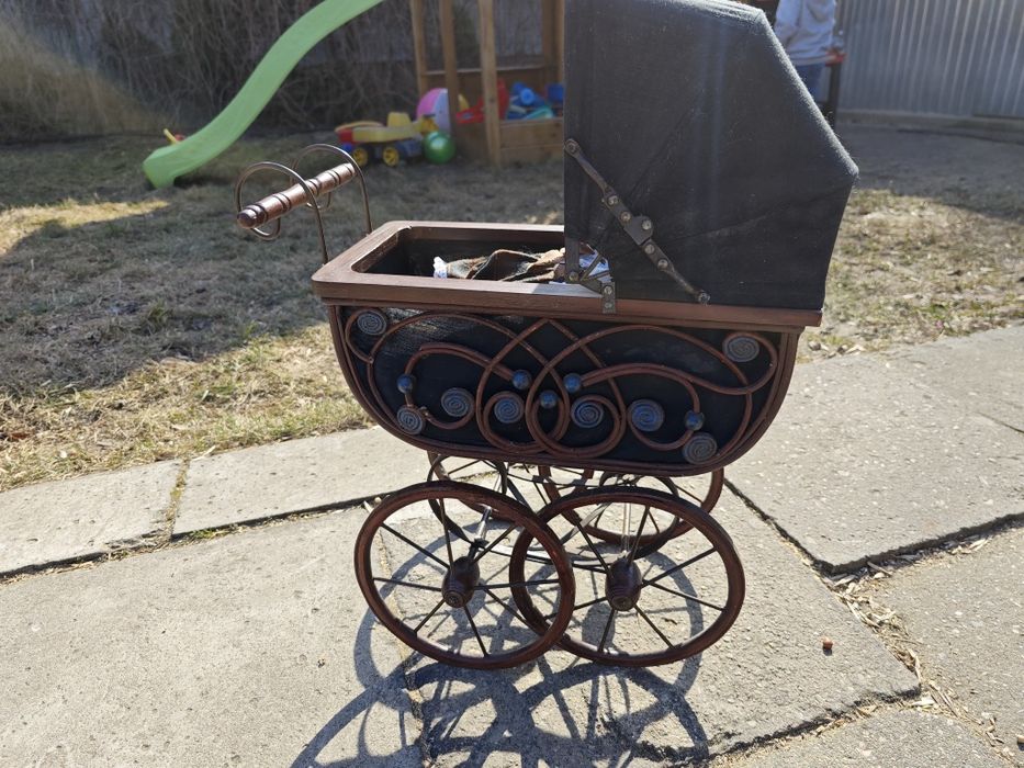 Wózek zabytkowy dla lalek