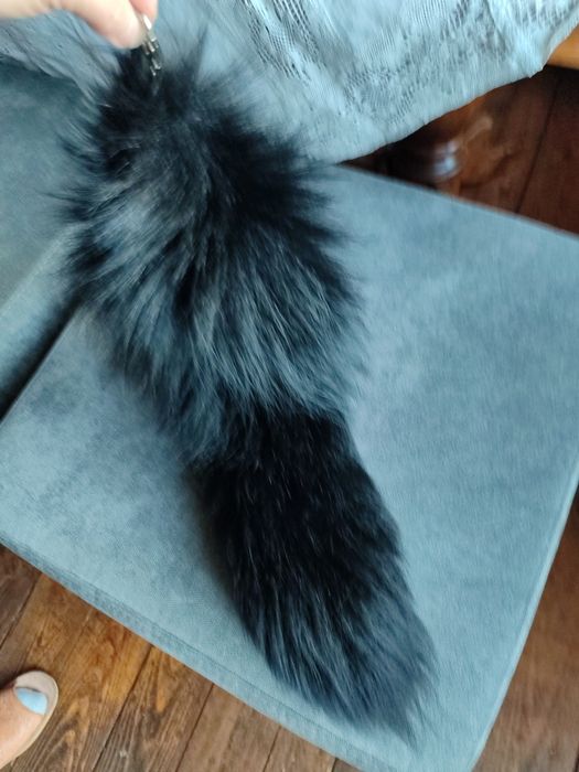 Lisi ogon długość 50 cm .. zaczepka do plecaka , torebki