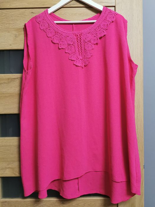Bluzka fuksjowa.