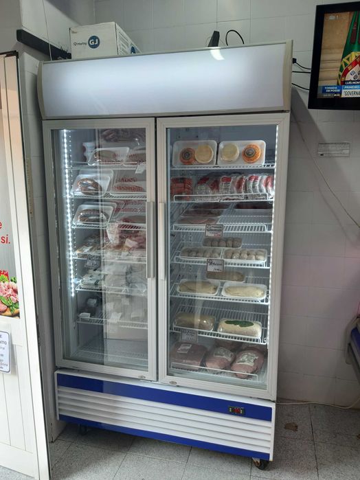 TALHO PRONTO A TRABALHAR (com carteira de clientes e boa localização)