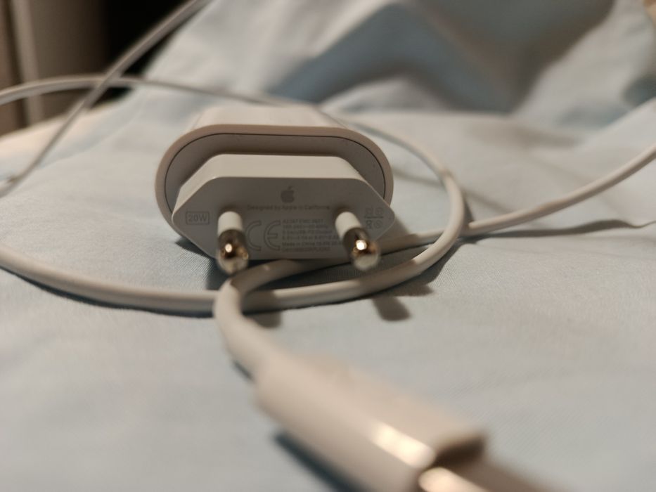 Зарядка для айфона