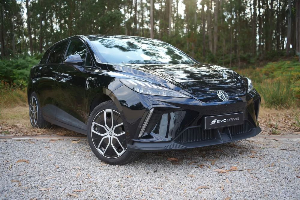 MG MG4 77 kWh Extended Range Luxury