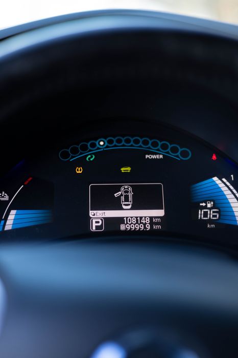 Авто Nissan Leaf