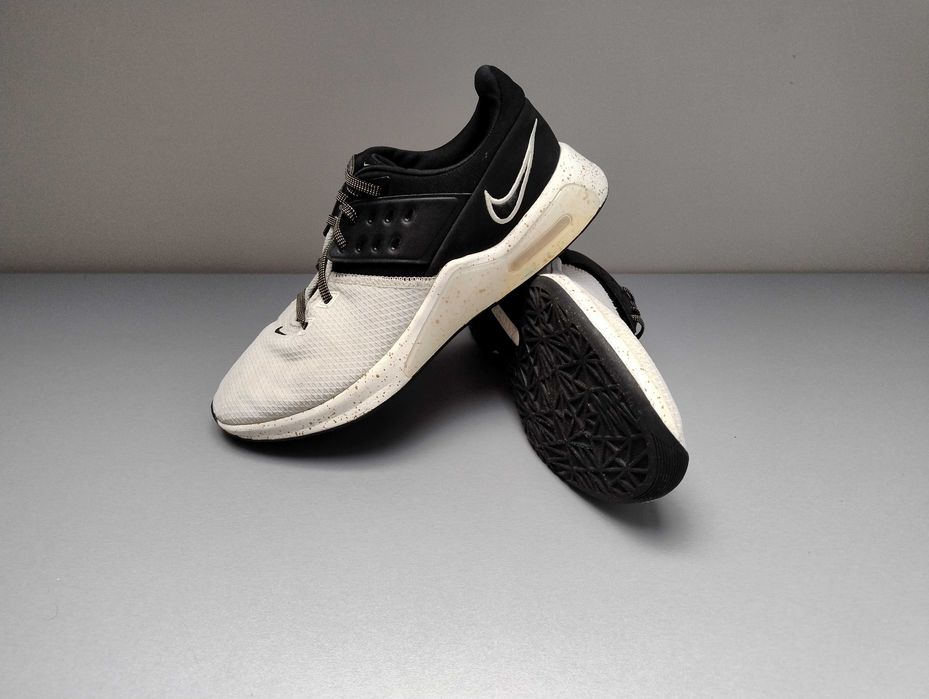 Biało-czarne buty NIKE