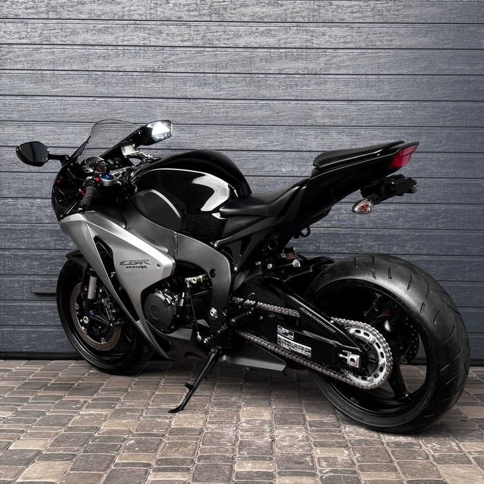 Продам мотоцикл Honda CBR1000RR (0147)