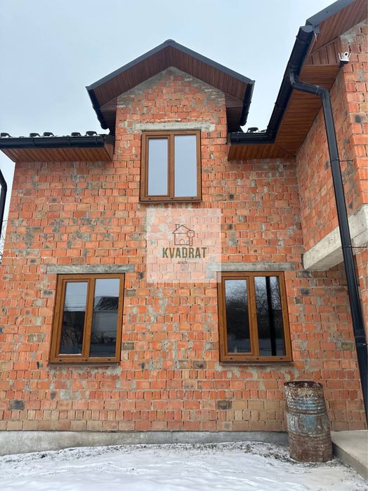 Продам добротний двоповерховий будинок у районі Смірнова