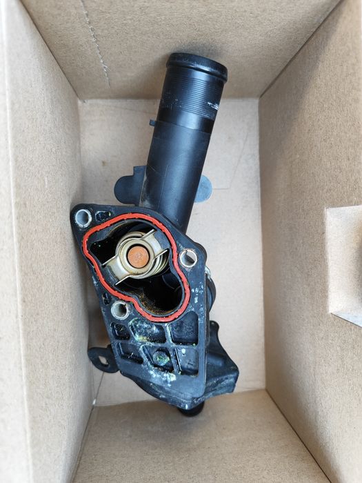 Продам термостат на рено меган