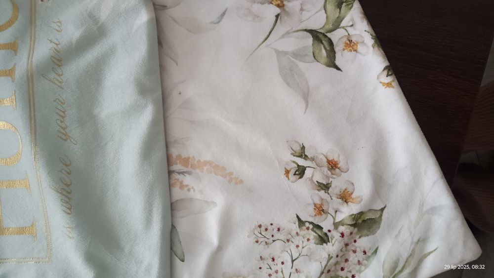 Poszewki Sinsay  komplet