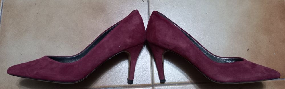 Sapatos de senhora praticamente novos