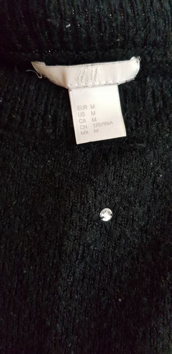 Sweterek z diamencikami