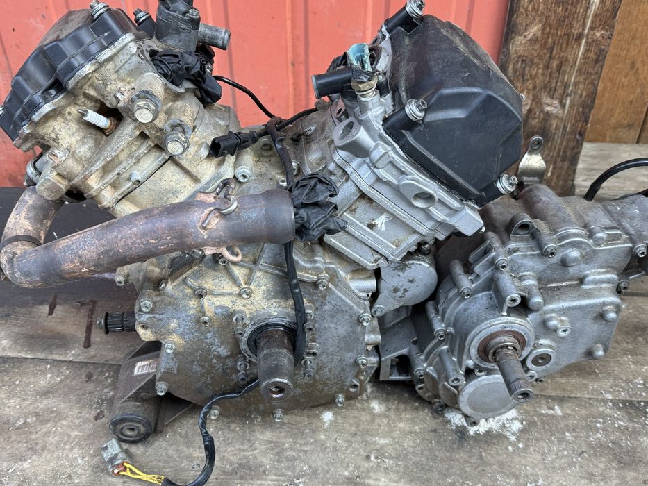 Двигун мотор коробка кпп брп800 brp outlander 800