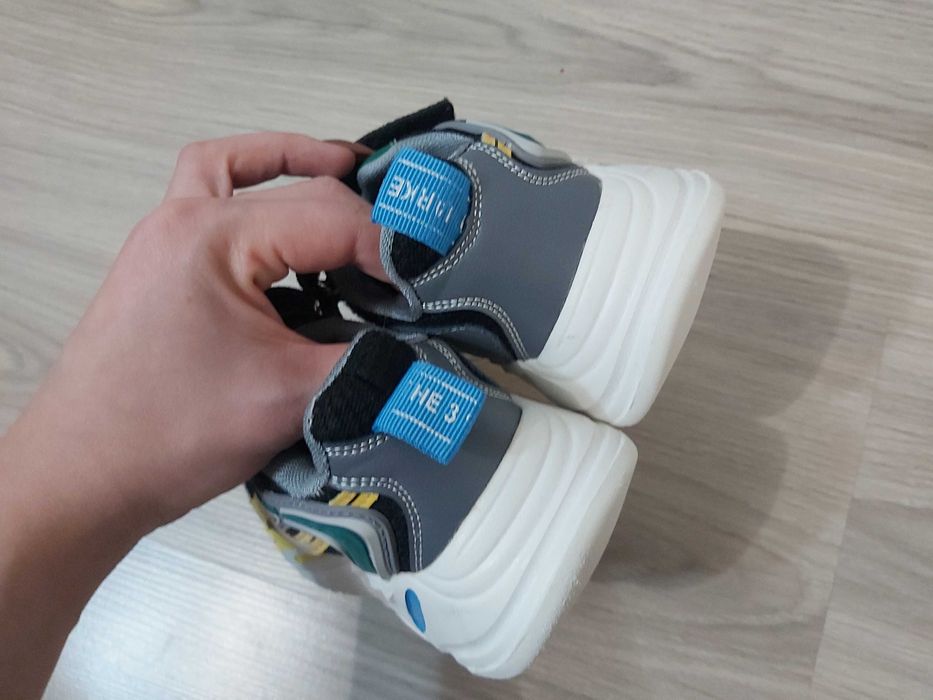 Кросівки на хлопчика