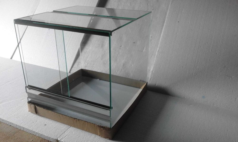 Terrarium 40x40x40. Producent