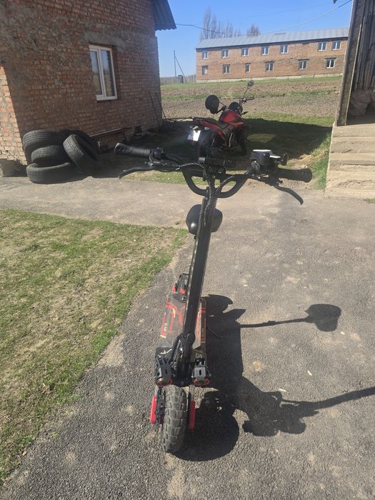 Самокат елктричний