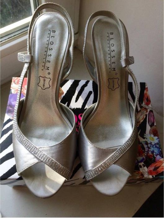 Босоножки женские