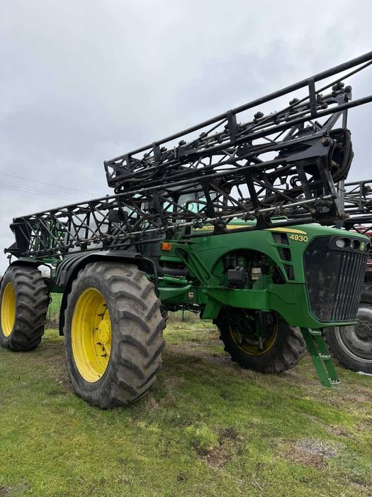 Обприскувач John Deere 4930