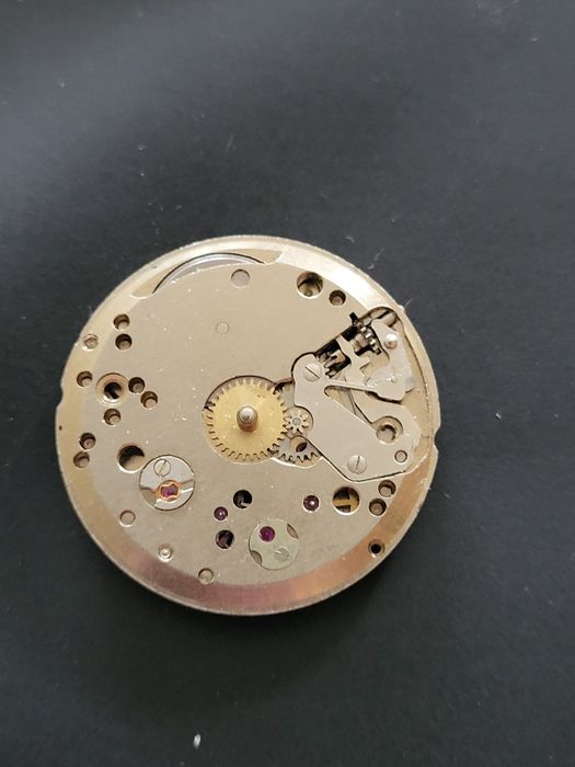Mechanizm od złotego zegarka