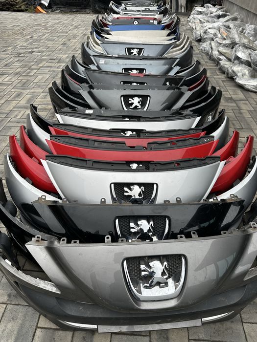 Бампер на Peugeot 307,  Пежо 308 , 207. Відмінний стан