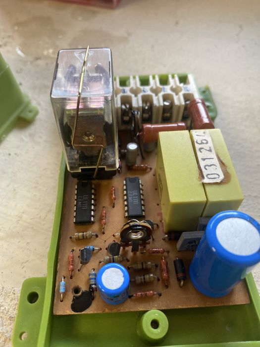 Zabytkowy układ zabezpieczenia silnika przed zanikiem fazy