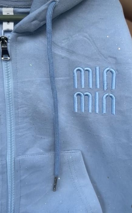 Продам костюм класний