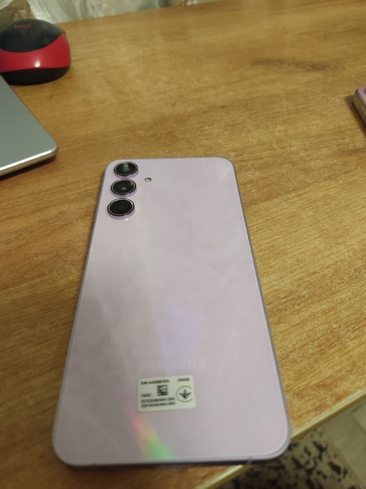 Продається мобільний телефон самсунг а55 256g