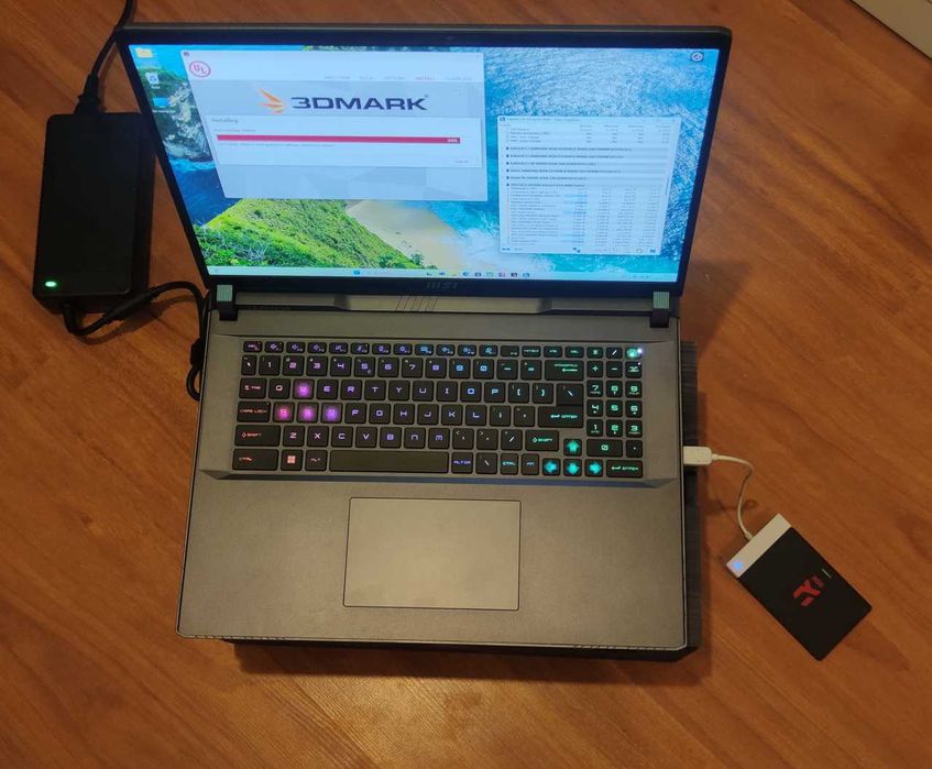 Laptop MSI Vector GP78 HX 13VI Core i9-13900HX, RTX 4090, 64 GB RAM