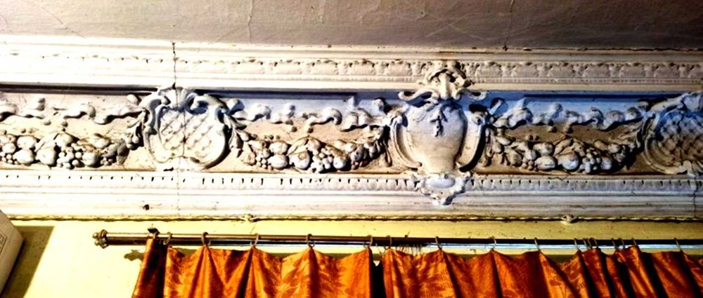 продам 2 к\к 53 м з цокольним приміщенням та ділянкою 2 сот Стар Центр