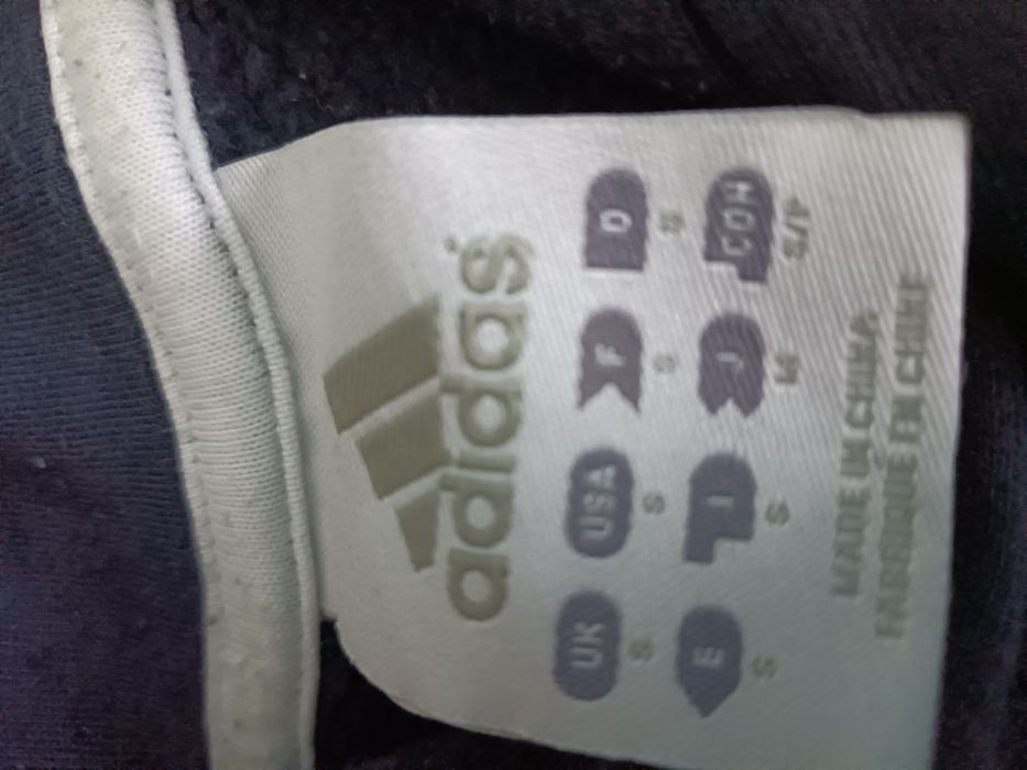 Grafitowa bluza z kapturem Adidas