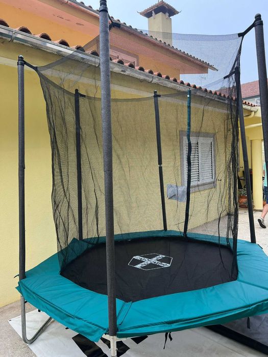 Insuflável e Trampolim