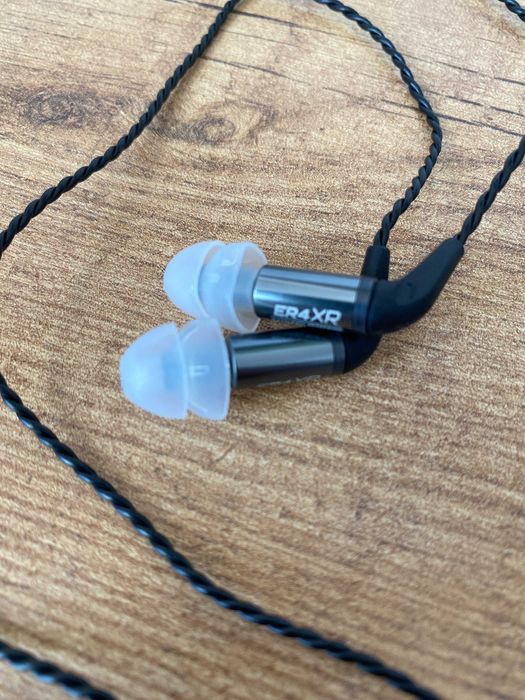 ER4 xr extended bass response in ear