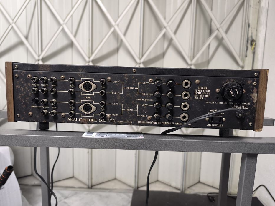 Amplificador AKAI AA-6100