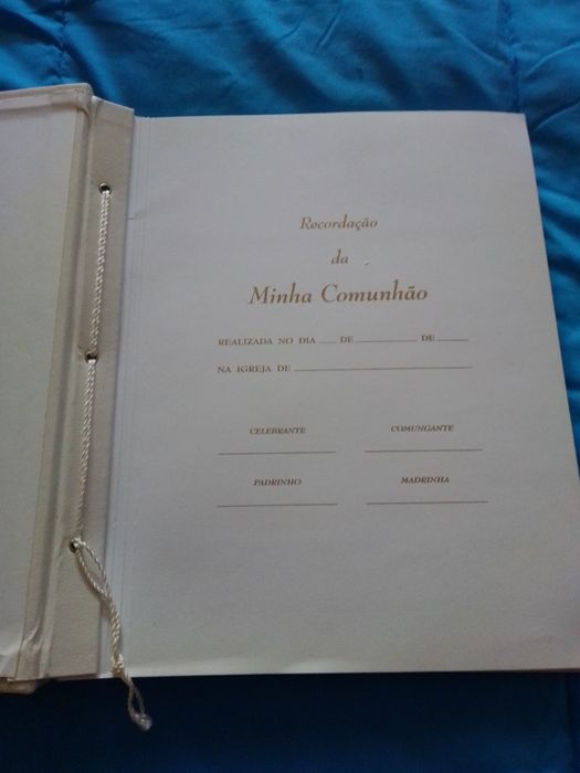 Vendo álbuns para fotos de primeira comunhão.