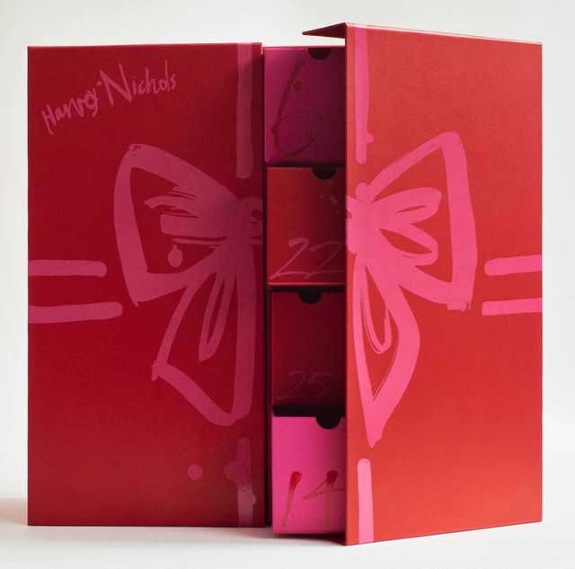 Лише ОДИН в наявності набів від бренд-магазину Harvey Nichols London- Beauty and Fragrance Advent Calendar - вмісткістю на  £1200