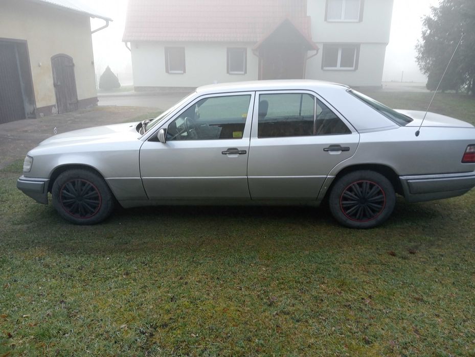 Mercedes Benz E124