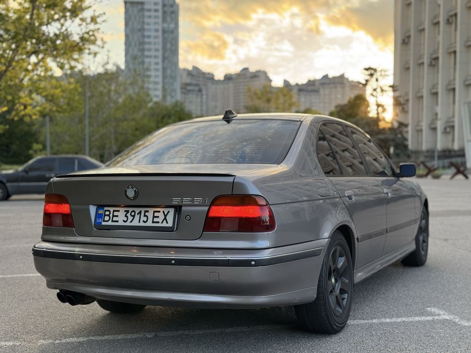Продам BMW E39 528i