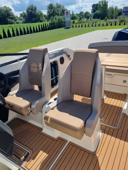 Łódź motorowa Quicksilver 675 Bowrider z silnikiem Mercury F200 V6