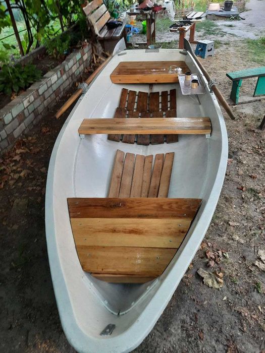 Продам пластиковую лодку ПЕЛЛА