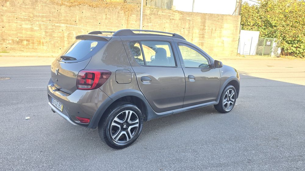 Dacia Sandero Stepway 0.9 TCe Bi-Fuel GPL/Gasolina
138.000 km | Excelente estado | Muito económico