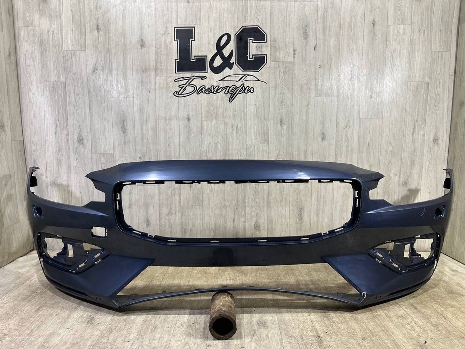 Бампер передний Volvo V60 2 Cross Country / 2018 2019 2020 ... 2024 г.