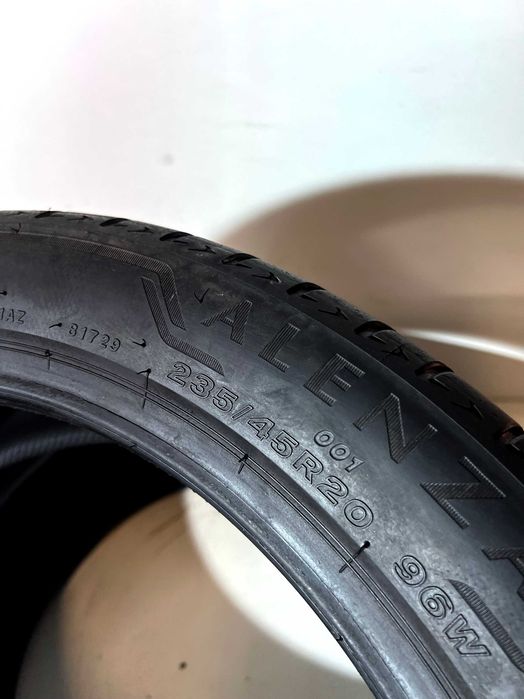 Pneus Bridgestone Alenza 001 - 235/45/20 - Como NOVOS