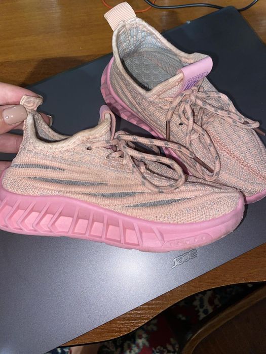 Кросівки на дівчинку весна літо