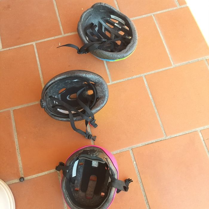 Capacetes de criança usados bom estado