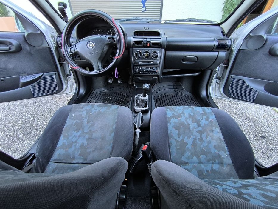 Opel Corsa 1.2 16v 2000 Gasolina
Gasolina