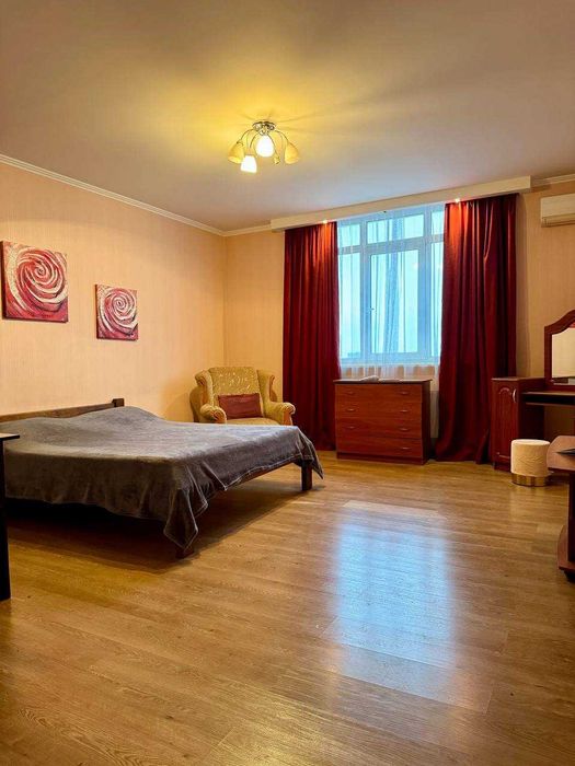 Большая 1- комнатная квартира в ЖК Малиновский по Бреуса от СК Стикон.