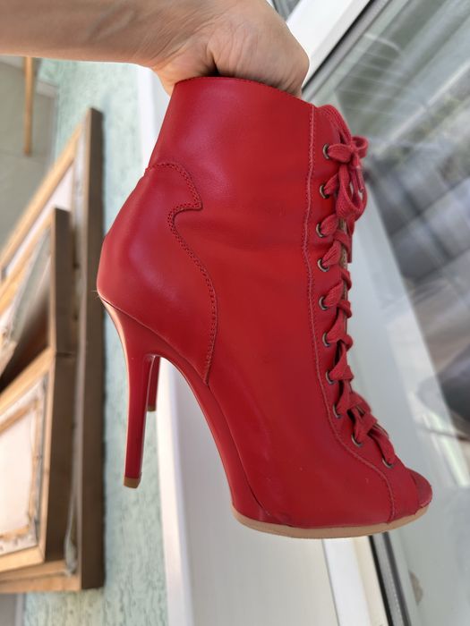 Туфлі для хай хілс high heels